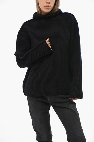 Gerippter Rollkragenpullover aus Schurwolle