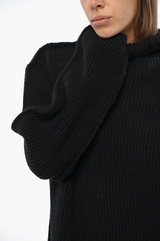 Gerippter Rollkragenpullover aus Schurwolle