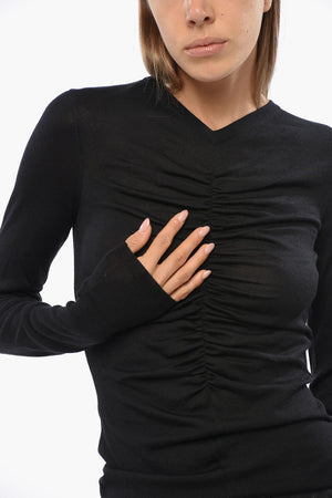 Leichtes drapiertes Top mit V-Ausschnitt