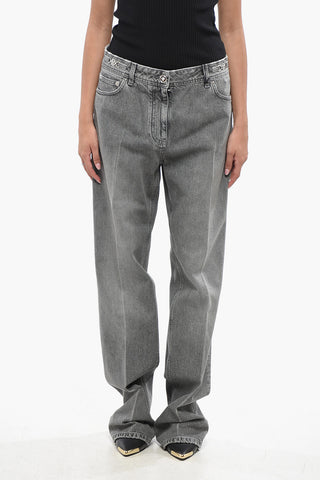 Jeans Mit Stonewashed-Waschung Und Rohem Saum