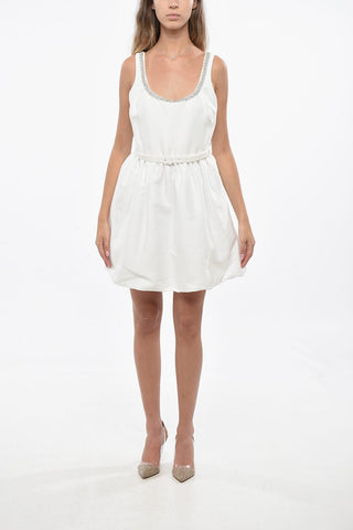Mini-Kleid aus Taft mit Gürtel und Schmuckbesatz