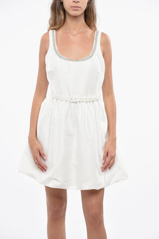Mini-Kleid aus Taft mit Gürtel und Schmuckbesatz