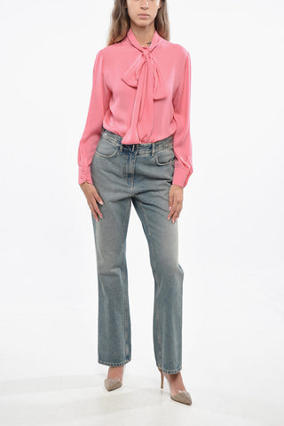 Bootcut-Jeans in heller Waschung mit Ketten-Details (21 cm)