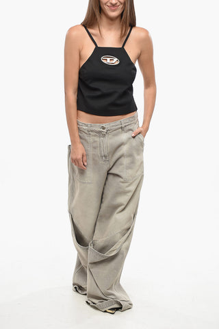 Crop-Top mit offenem Rücken und Monogramm aus Metall