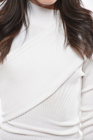 Ripp-Rollkragenpullover mit Cape-Detail
