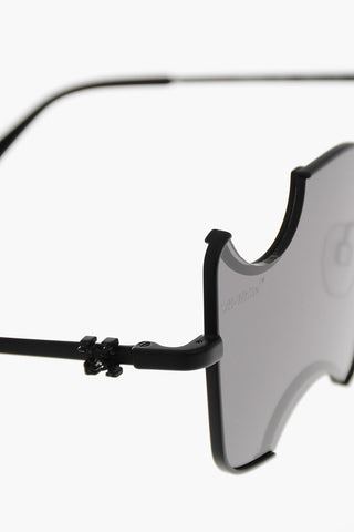 Rechteckige Sonnenbrille mit ikonischem Motiv
