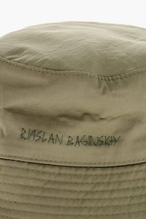 Einfarbiger Bucket-Hut mit Frontlogo