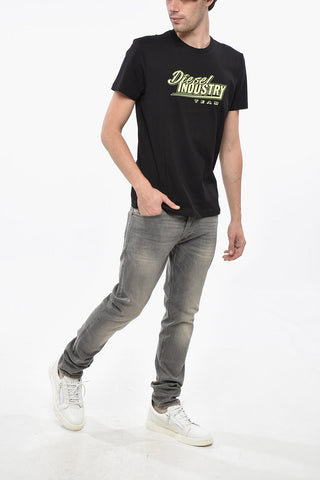 Rundhals-T-Shirt INDUSTRY mit Relief-Logo