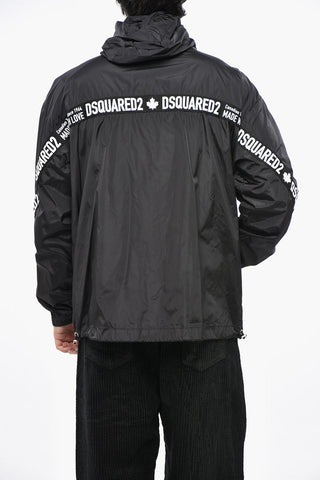 Nylonjacke mit Kapuze