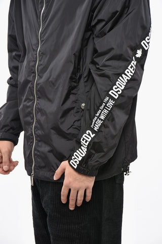 Nylonjacke mit Kapuze