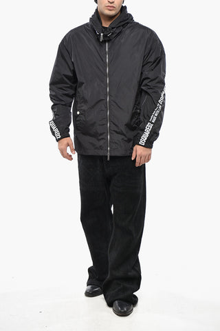 Nylonjacke mit Kapuze