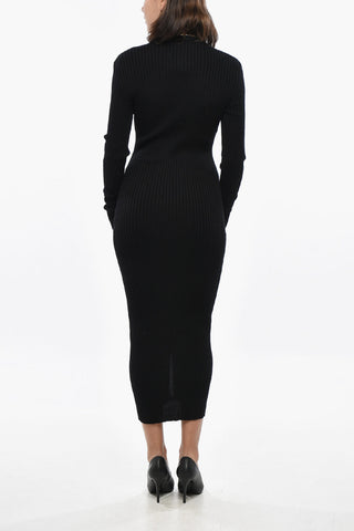 Besticktes Strickkleid mit vorderer Knopfleiste