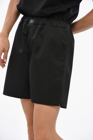 Unifarbene Shorts mit Gummibund
