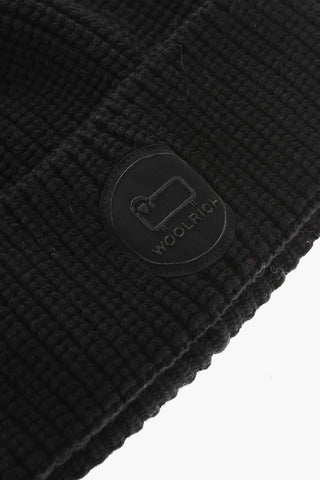 Cappello Beanie in Lana Vergine con Patch Logo Frontale
