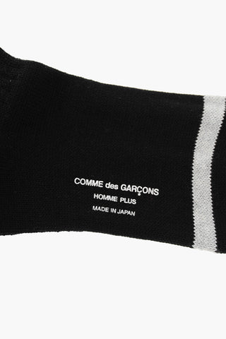 Lange Socken aus Merinowolle mit Stickerei