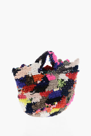 Mehrfarbige Häkeltasche