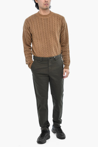 Chinohose mit geradem Bein und Logo-Knopf