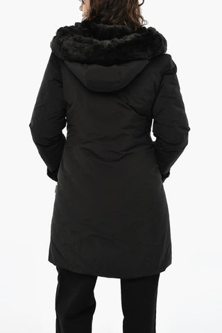 Einfarbige Daunenjacke LUXURY mit verdeckter Knopfleiste
