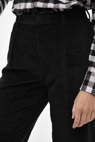 Hose Mit Einer Bundfalte Aus Geripptem Velours