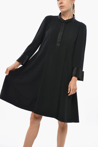 Ausgestelltes Chemisier mit Satin-Details