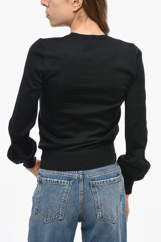 Maglia Girocollo in Lana con Charm Logo