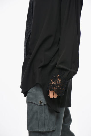 Seidenbluse mit besticktem Kragen