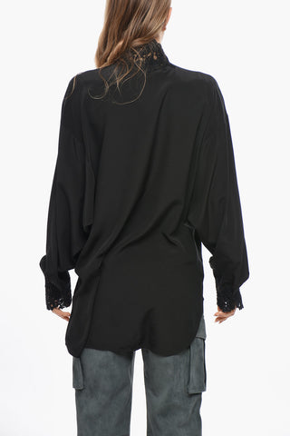 Seidenbluse mit besticktem Kragen