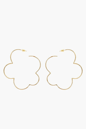 Goldfarbene Metallohrringe mit floralem Design