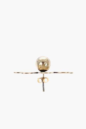 Metallohrringe mit goldfarbenem Effekt und floralem Design