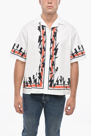 Boxy Fit Kurzarmhemd mit Jumbled Bolts-Print