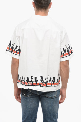 Boxy Fit Kurzarmhemd mit Jumbled Bolts-Print