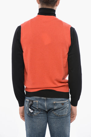 Maglia Smanicata in Cashmere con Abbottonatura Frontale