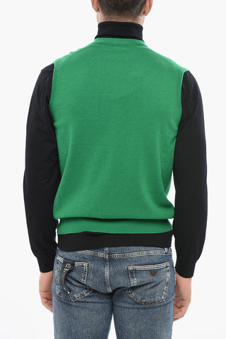Maglia Smanicata in Cashmere con Abbottonatura Frontale