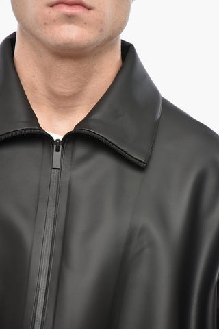 Einfarbige Windjacke mit Ton-in-Ton-Logo