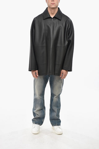 Einfarbige Windjacke mit Ton-in-Ton-Logo