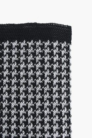 Two-Tone Pocket Square with Pied-de-Poule Motif