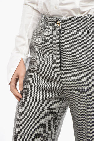 Pantaloni Cropped Fit in Lana Vergine Motivo a Righe Trasversali