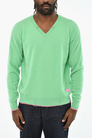 V-Ausschnitt-Pullover aus Schurwollmix mit Distressed-Effekt