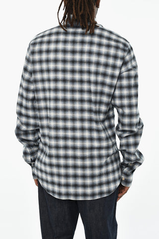 Kariertes Button-Down-Hemd