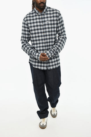 Kariertes Button-Down-Hemd
