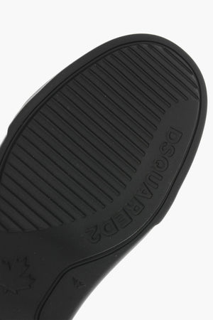 Low-Sneaker aus metallisiertem Leder