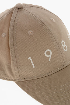 Einfarbige Baseballkappe Mit Gesticktem Logo