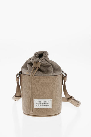 MM11 Mini-Bucket-Bag 5AC aus genarbtem Leder mit Logoschild
