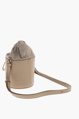MM11 Mini-Bucket-Bag 5AC aus genarbtem Leder mit Logoschild
