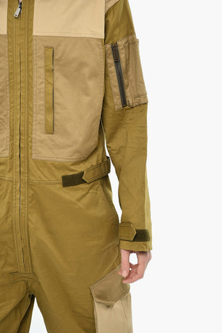 Color-Block-Latzhose mit Logo auf der Rückseite