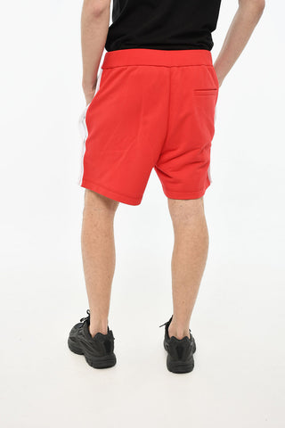 Zweifarbige Shorts Mit Seitlichen Knöpfen