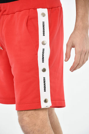 Zweifarbige Shorts Mit Seitlichen Knöpfen