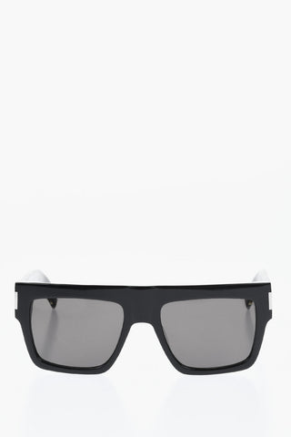 Sonnenbrille in Uni mit quadratischen Gläsern