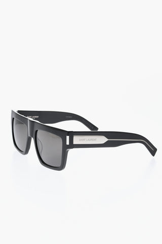 Sonnenbrille in Uni mit quadratischen Gläsern