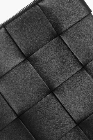 Clutch in Pelle Intrecciata con Zip